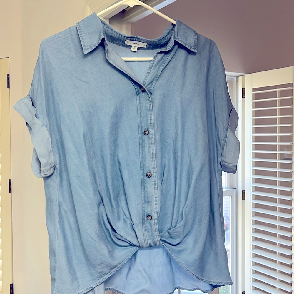 Mine chambray, twist front top, size M